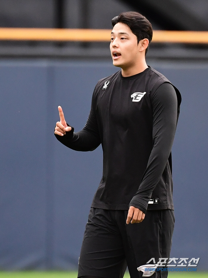 5강 진입이 눈 앞인데…'후반기 ERA 2.60' 감잡은 국대 에이스의 …