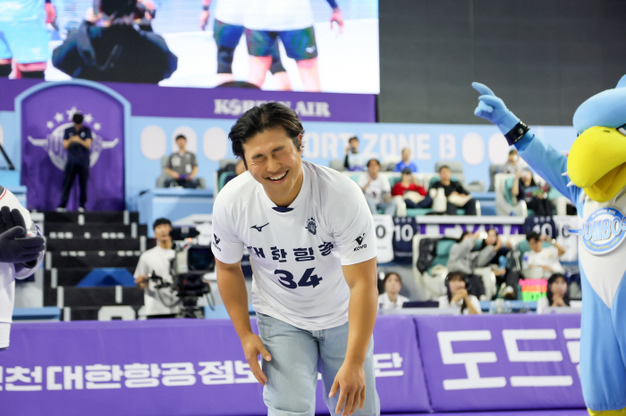 "인천 소외계층 아동 위해" 삼진 1개당 2만원+서브 1개당 10만원…S…