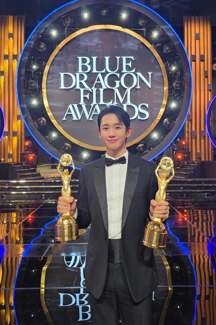 정해인, '청룡영화상' 2관왕…남우조연상·인기스타상→어리둥절 명장면까지