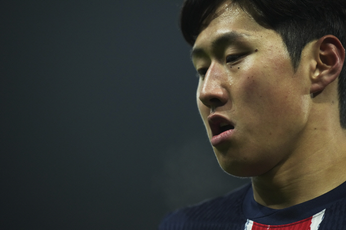 '평점 3점 혹평' 이강인 "낭비 많고, 만들지 못해" 맹비판...PSG…