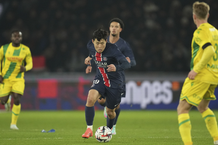 '평점 3점 혹평' 이강인 "낭비 많고, 만들지 못해" 맹비판...PSG…