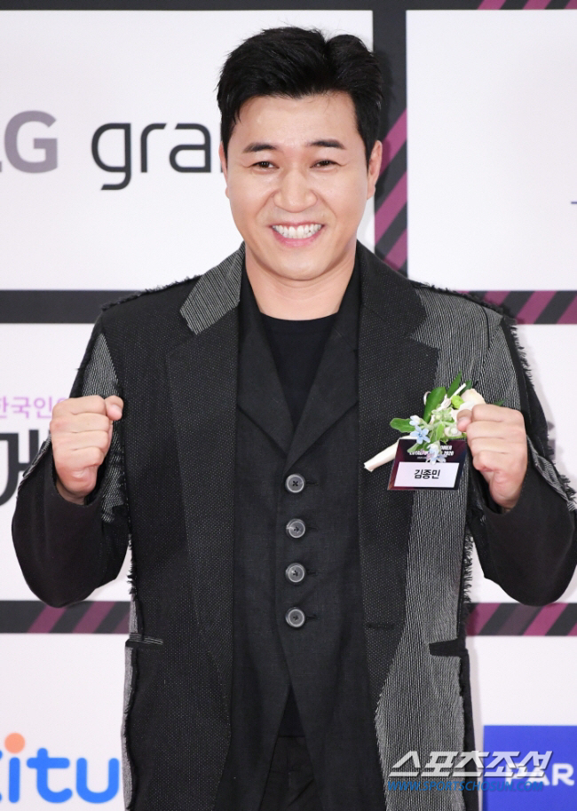 [SC리뷰] 김종민, 11세 연하♥와 결혼 생각 새로고침 "경제권 못넘겨…