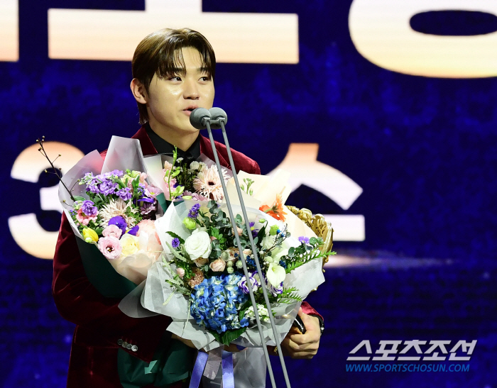 "더 말하고 싶었지만 절제했다" 최형우의 용기 → '정치적 중립 의무' 어차피 없다