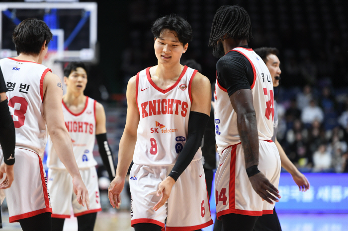 '최준용은 퇴장, 워니가 끝냈다' SK, 연장혈투 끝에 96대86 KCC 격파…현대모비스 추격 따돌리고 단독선두 수성