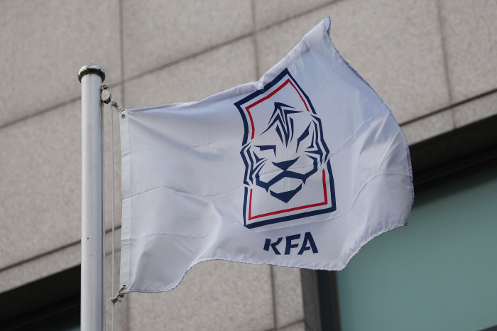 '法'이 중단시킨 초유의 KFA 회장 선거, 축구계는 '충격' 아수라장……