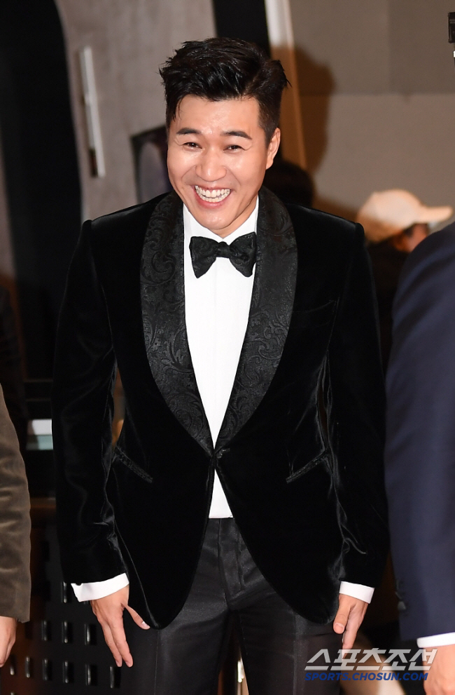 [SC리뷰] 김종민, 11세 연하 사업가♥와 4월 20일 결혼 "유재석·…
