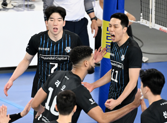 "18연승 멤버 2명 남았다" 14년차 '원클럽맨'이 돌아본 배구명가 재…
