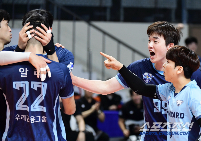 "한국어 욕 늘었어요" 공격도 친화력도 1위…이란에서 온 특급 외국인, …