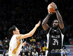 [올스타전]'자밀 워니 NBA 모드→MVP 영광' 전희철의 '크블몽팀', '공아지팀' 잡고 환호