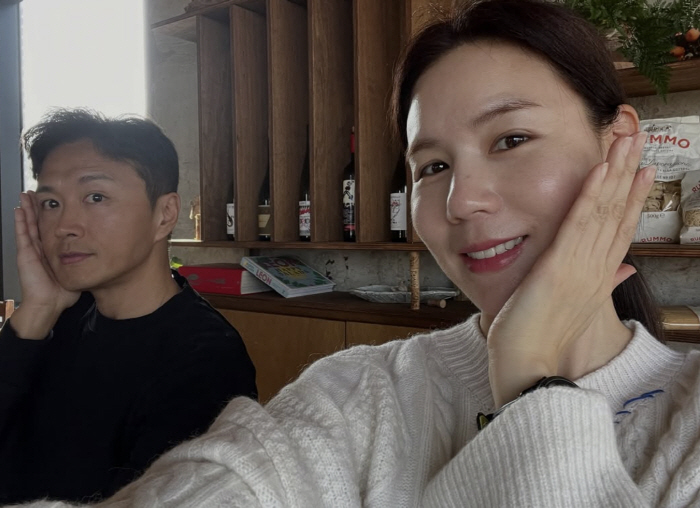 '세 딸 입양' 진태현 "♥박시은과 가족 확장, 배려·사랑으로 이야기 쌓…