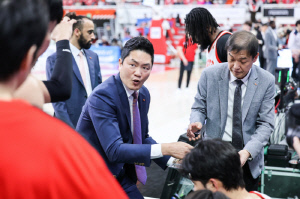 [현장인터뷰] 올 시즌 최다 10연승 SK 전희철 감독 