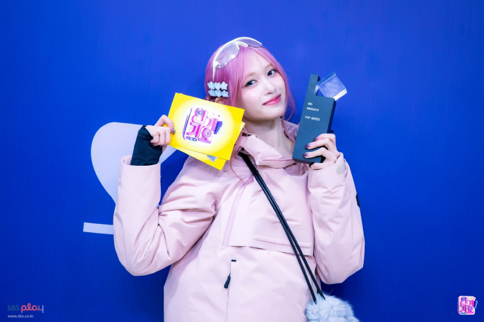 [SC줌人] 아이브 막내 이서, '언니들 없이' 나홀로 앙코르무대 '인급…