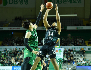 [단독] 오마리 스펠맨, KBL 전격 복귀. 원주 DB 2옵션 카터 대체 외인으로 영입