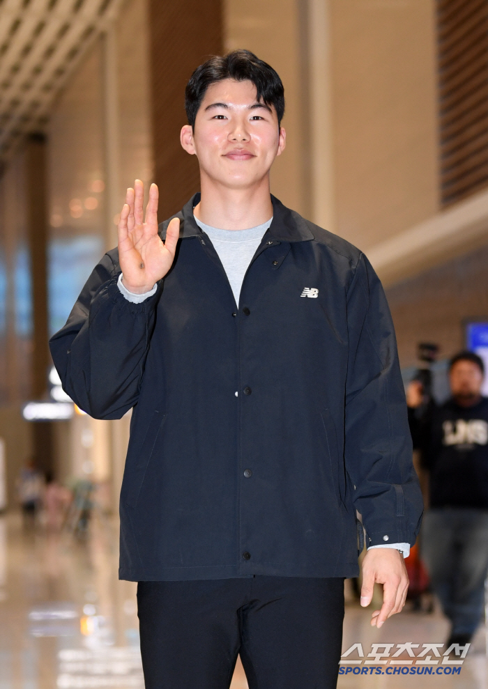어쩐지 이상했다.. 김혜성 날벼락! 다저스, 2루 주전 가능한 '우승멤버' 키케와 재계약