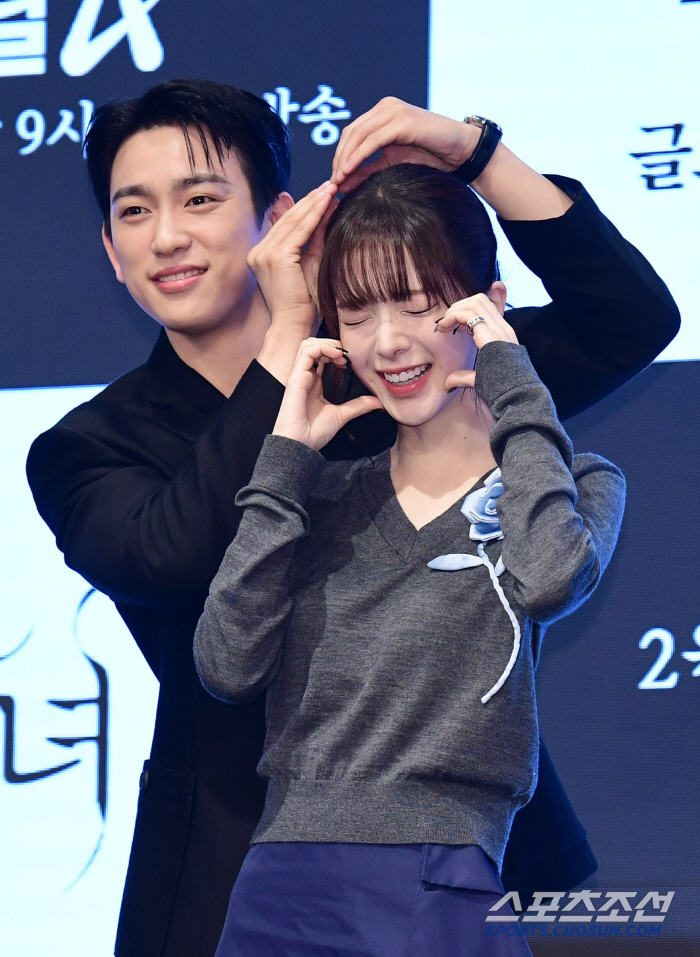 '마녀' 노정의, "케미 좋았다"는 박진영에 "조금 더 자세히…"