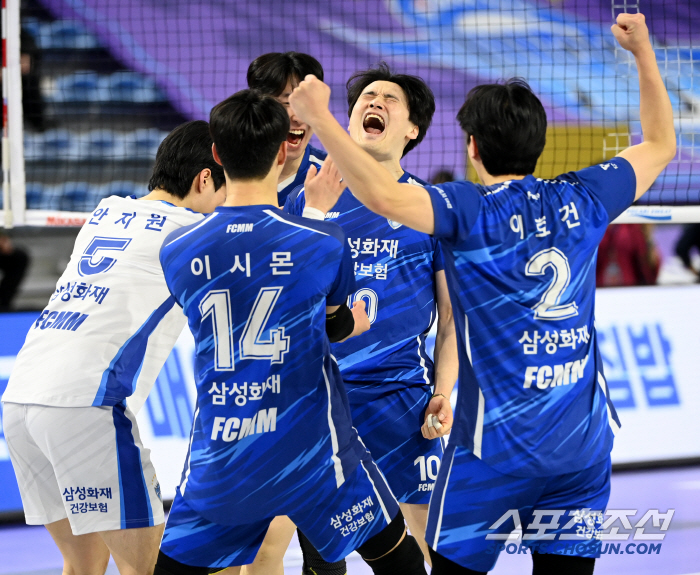 블로킹 싸움 20-5 압승, 공격도 리시브도 다 앞섰는데…충격의 풀세트 …