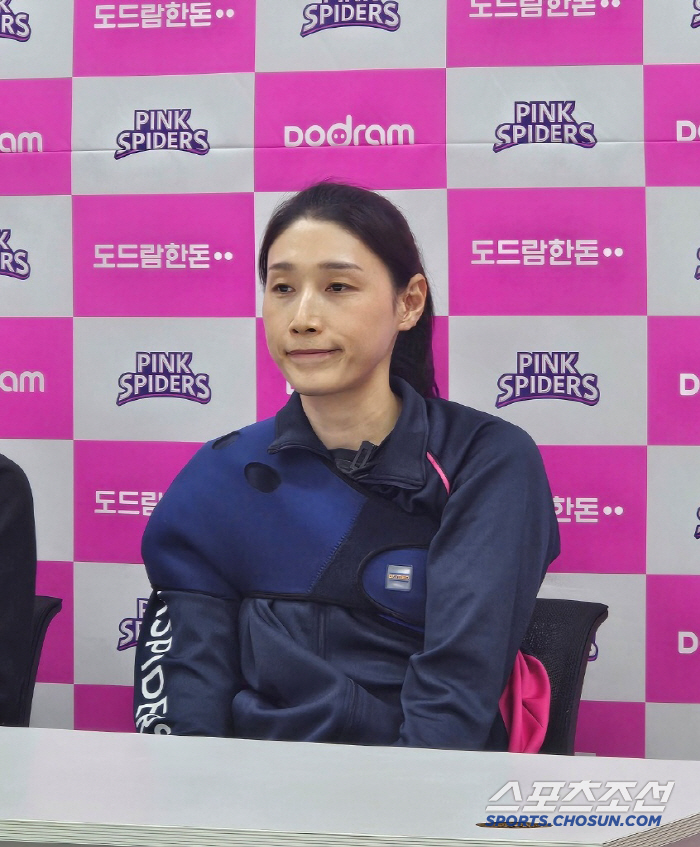 '충격' 김연경, 전격 은퇴 선언…"성적 관계없이 올시즌이 마지막"