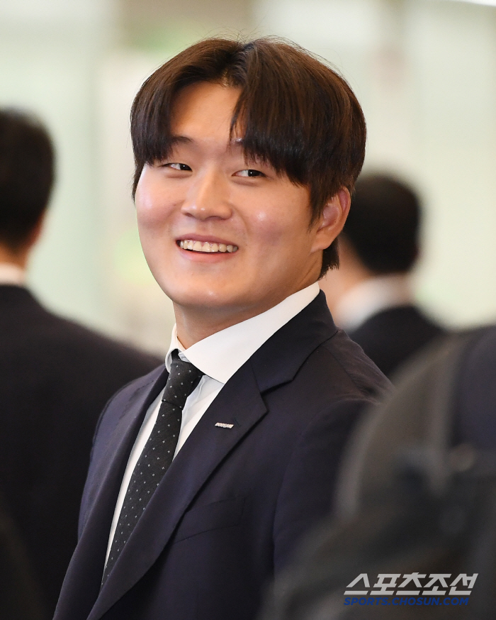 2차 가는 곰들 신났네...1차 때와 사뭇 다른 출국 풍경 [스캠 출국 …