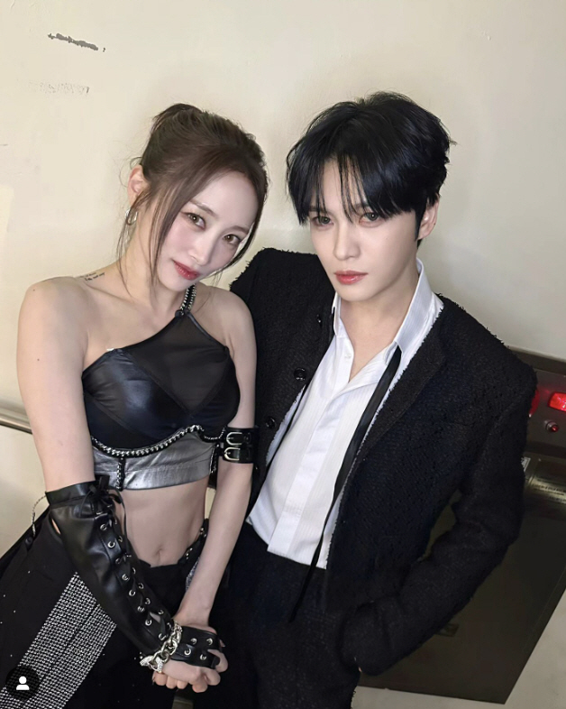 김재중X니콜 한식구 됐다.."대표님, 잘 부탁드립니다"