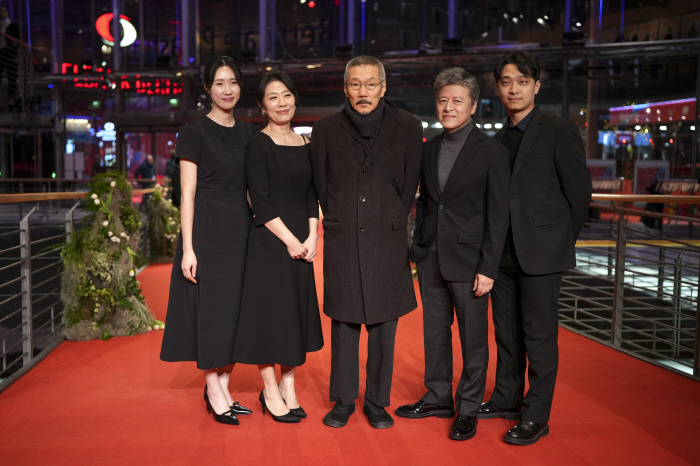 홍상수, 김민희 '불륜 임신' 대신 '재능' 어필 "영화에 필요한 인원"…
