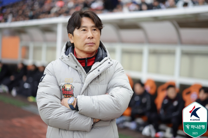 [현장인터뷰]유병훈 "안양은 죽지 않았다" VS 김기동 "우리가 우승후보…