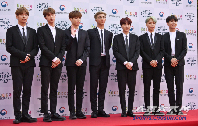 BTS도 당했다! 韓 아이돌 항공 예약 정보 1000건 판매한 승무원 '…