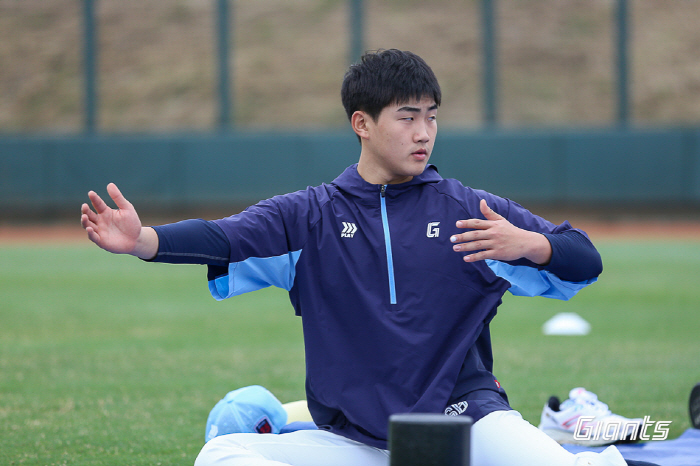 '구창모 닮은꼴' 롯데 김태현, 데뷔 첫 실전출격!…'명품 견제→삼진까지…