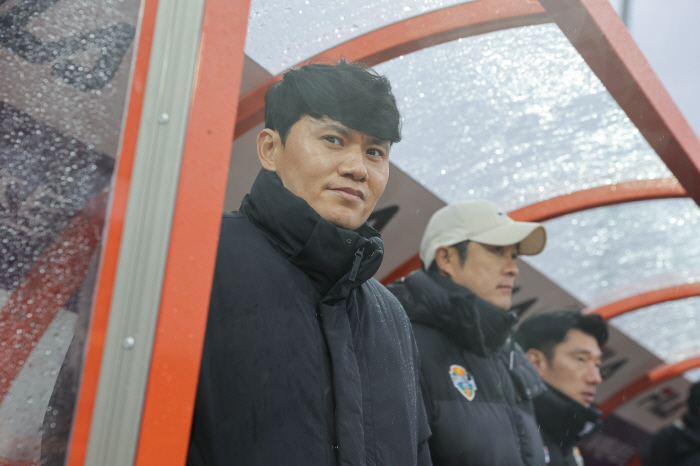 [K리그1 리뷰]강원도, 제주도 아쉬운 '헛심공방'…0-0 무승부, 나란…