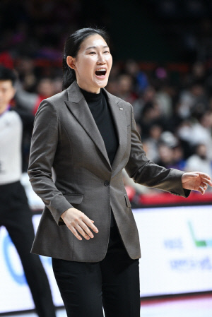 [현장인터뷰] 박정은 BNK 감독, 