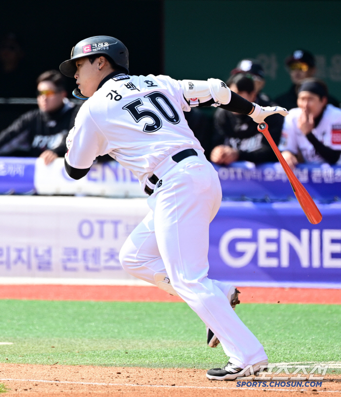 '파격 1번' 강백호-'2루수 변신' 황재균, 1경기 만에 선발 제외 왜…