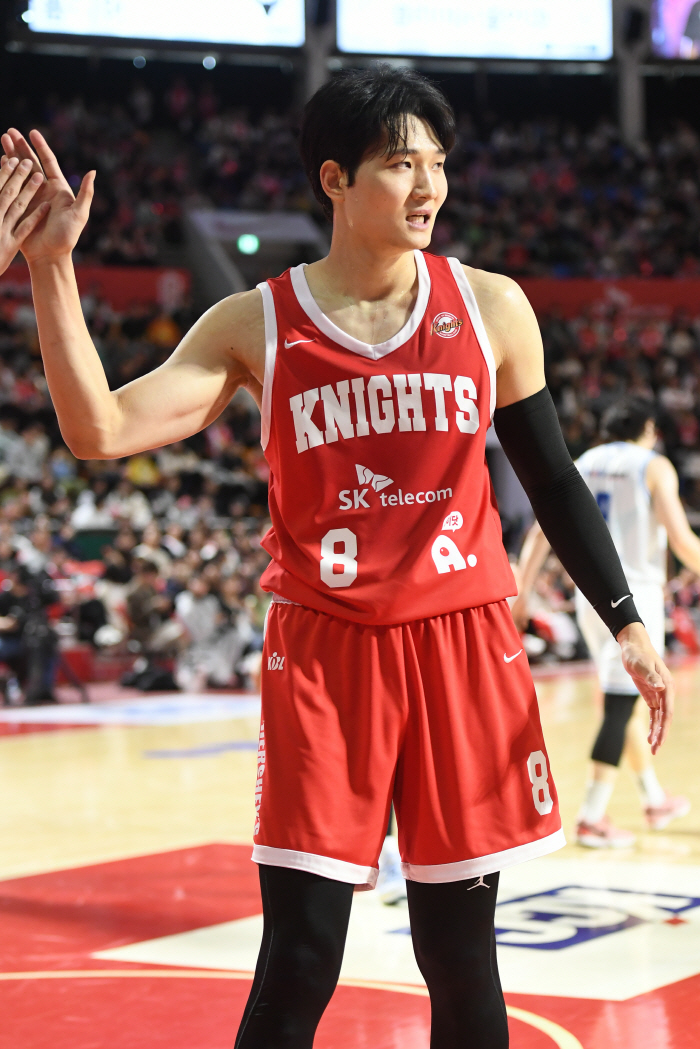 김선형 vs 안영준, 서울 SK 기분 좋은 MVP '집안싸움'…전희철 감…