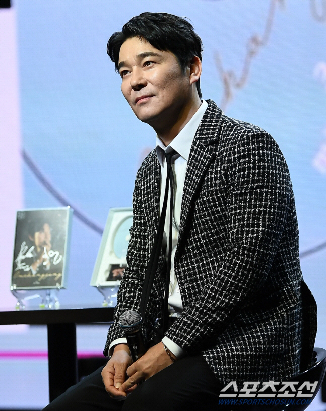 '주가조작 무혐의' 임창정, 본업 복귀한다...'데뷔 30주년 단독 콘서…
