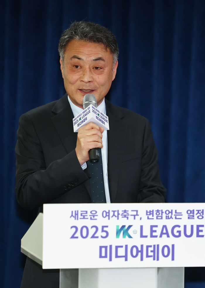 양명석 여축연맹 회장"올해 슬로건은 새로운 여자축구,변함없는 열정!중장기발전계획 세워 하나씩 실천할것"