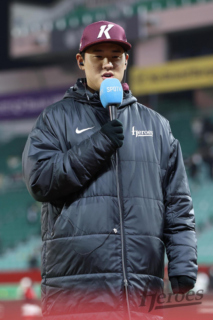 칭찬에 인색한 감독이 칭찬을 했다, 괜히 5억 신인이 아니네 '클래스가 다르다'