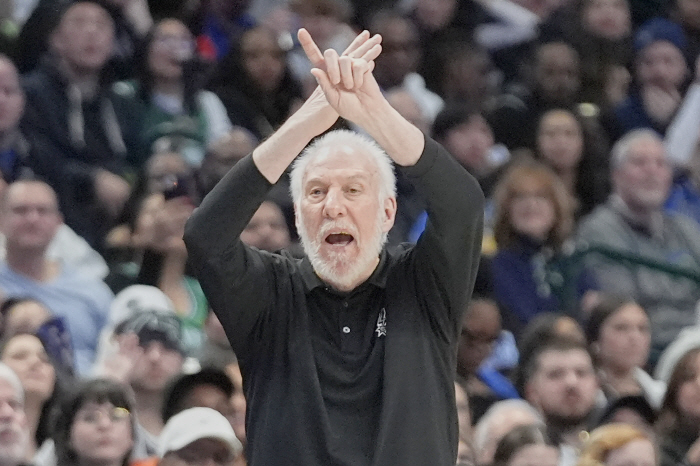 "최고의 인간, 내 색깔은 불필요" NBA 전설적 감독 포포비치의 진면모…