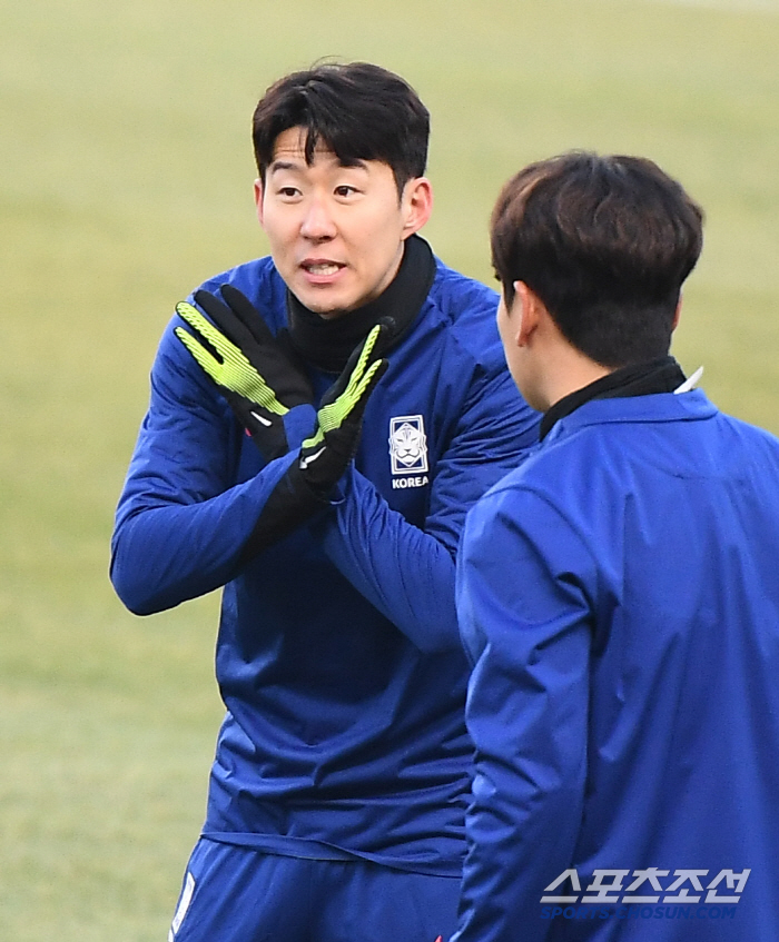 [오만전 현장라인업]"황인범 제외→이강인 벤치" 손흥민 공격 선봉…김민재…