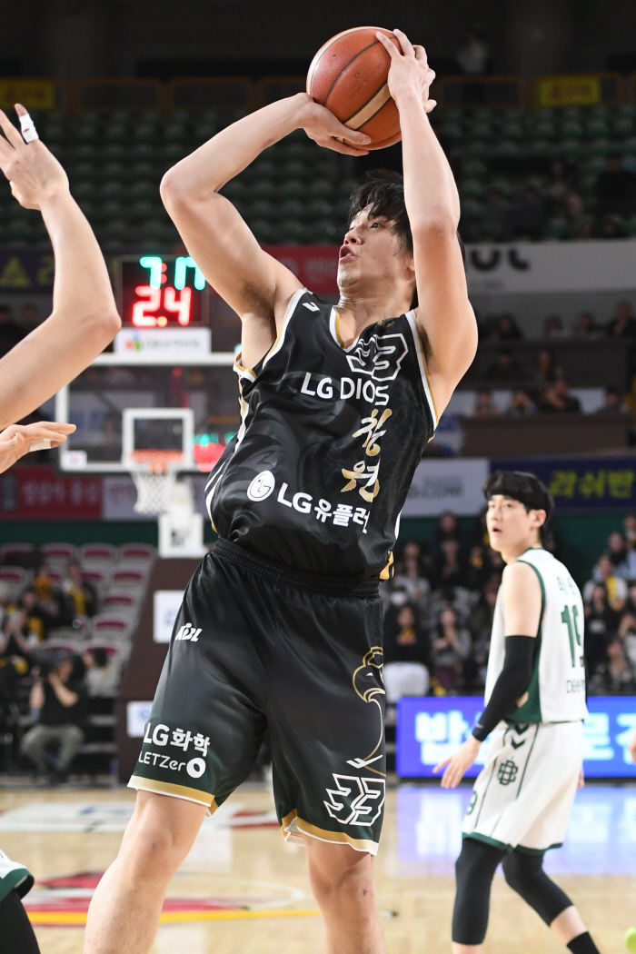 LG, DB 제치며 2위 지키기에 한발 더 앞서나가