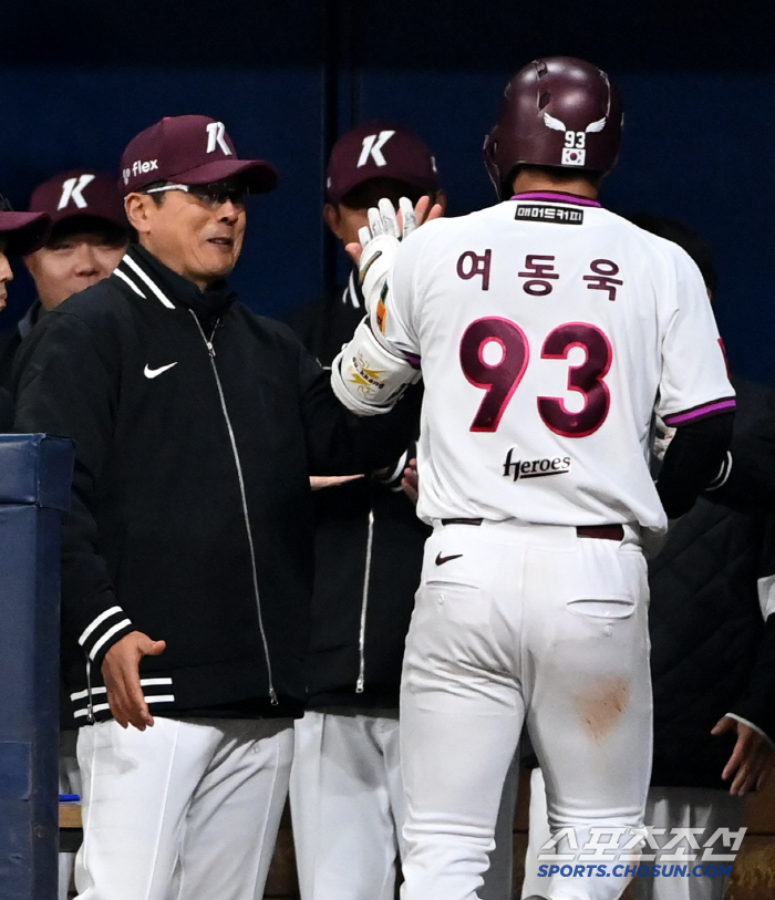 "긴장 안할 것" 사령탑의 예언 적중, '루키 맞아?' 여동욱 데뷔 첫 …