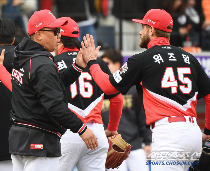'트레이드&외인' 대박 향기 제대로 느꼈다…신구장 승리 우리도! "연패 탈출 의지 강했다"