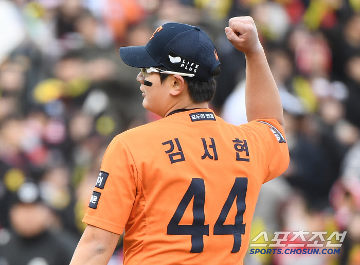 3연투에 신구장 1호 SV까지…160㎞ 클로저 탄생 "부담있다고 못 던지는 거 아니잖아요"