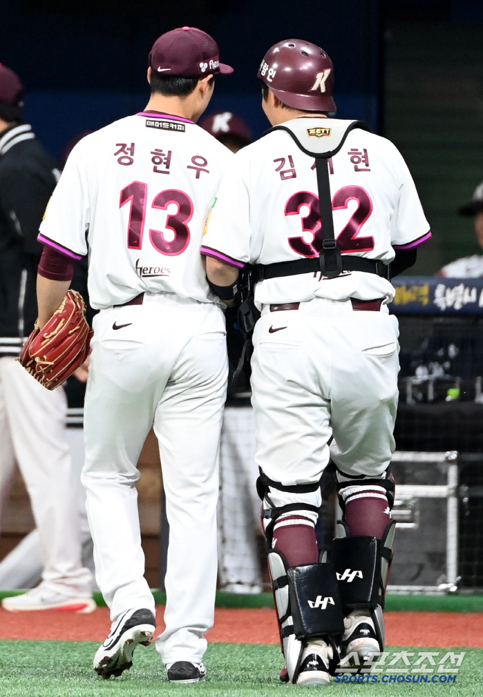 "특별한 선택했으니 특별한 관리를"…122구 투혼의 데뷔전 승리, '특급…