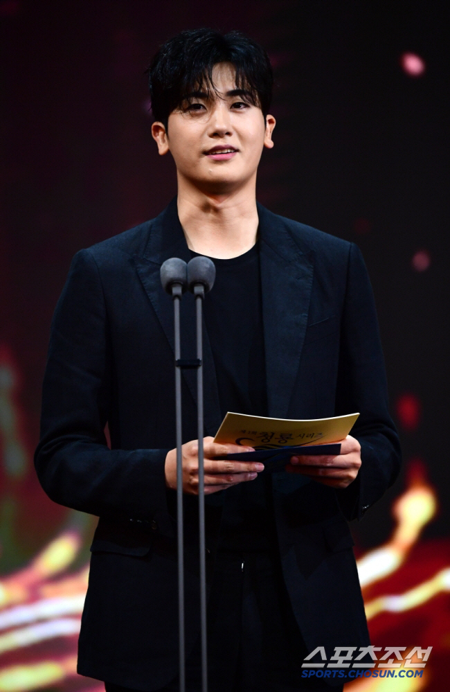 박형식, 왕따 피해 고백 "낙하산 오해 받아..편 가르고 멀리해" ('유…