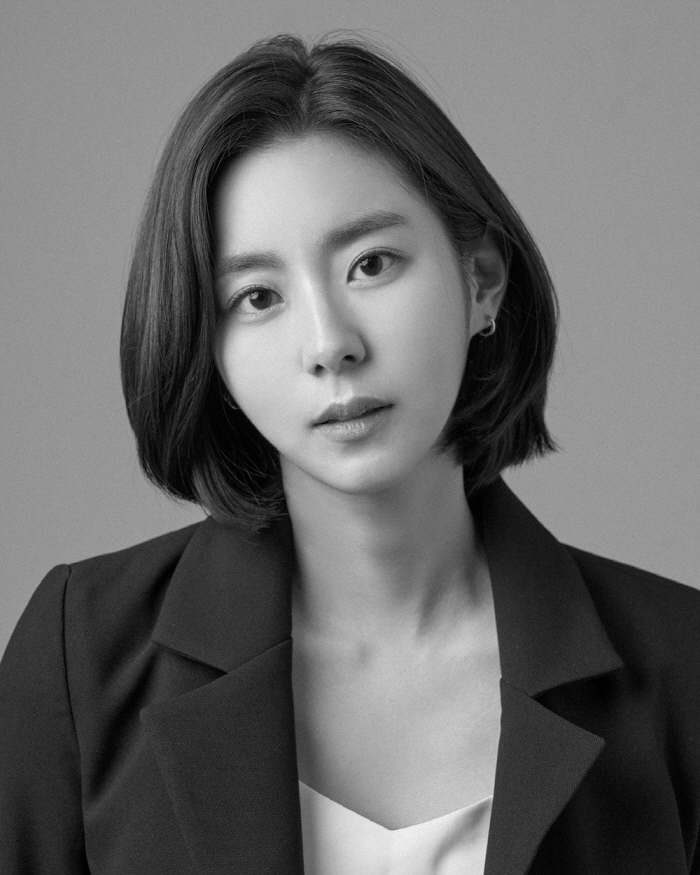 유이, 연극 '바닷마을 다이어리' 성료.."정말 아쉽고 벌써 무대가 그리…