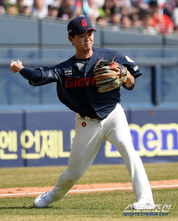시즌초 롯데 고질병 '부상병동' 발동? 손호영마저 1군 말소, 고승민→황…