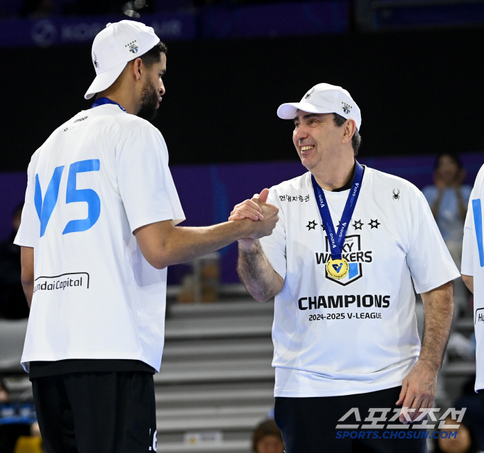 "현대 말고 다른 팀?" 챔프전 MVP 레오, 허수봉 걱정에 답한 속내 …