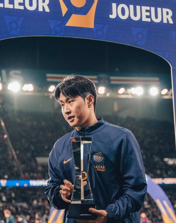 '흥민이형 몇번?, 난 2년간 5번인데…' 재활 중에 팀 우승 PSG 이…
