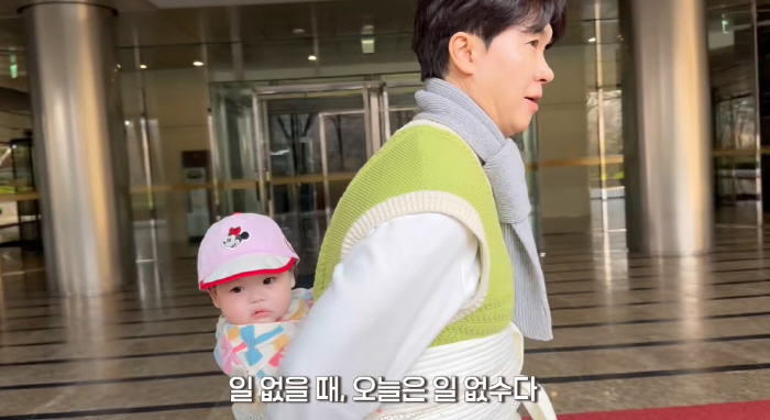 '동치미 강제하차' 박수홍 "일 없수다"..딸과 여유로운 시간 ('행복해…