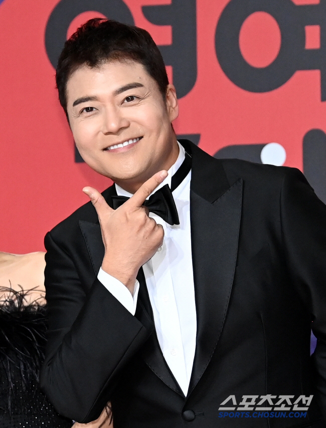 '보아와 취중 라방' 전현무 "5월에 결혼할 것" 선언 ('당나귀 귀')