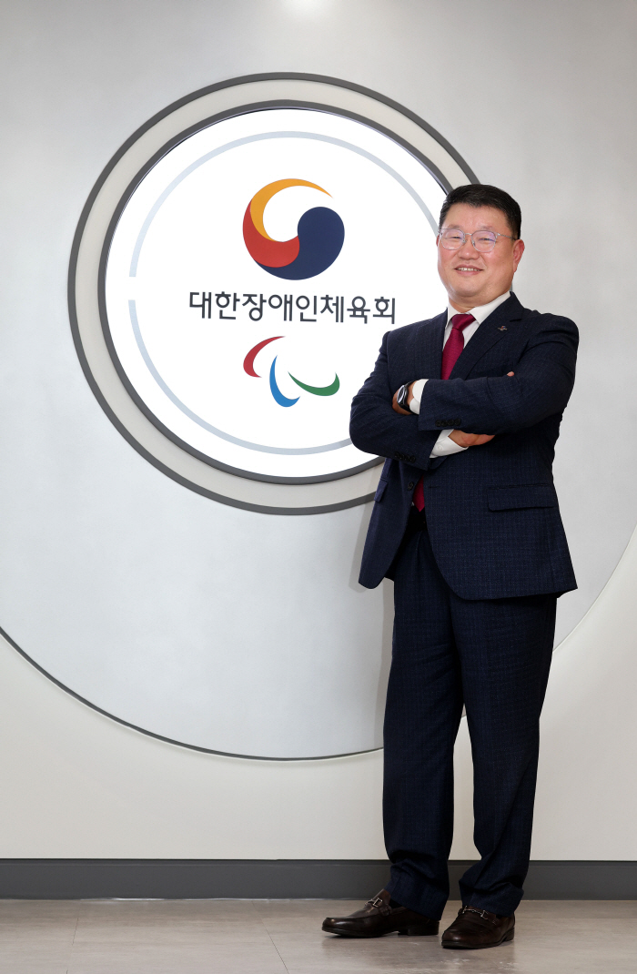 '좌식배구 국대 출신 행정가'전선주 이천선수촌장"선수·지도자 인권 보호 앞장,밀라노패럴림픽에선 반드시 메달!"