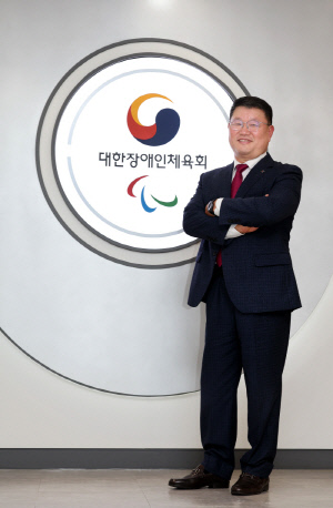 '좌식배구 국대 출신 행정가'전선주 이천선수촌장